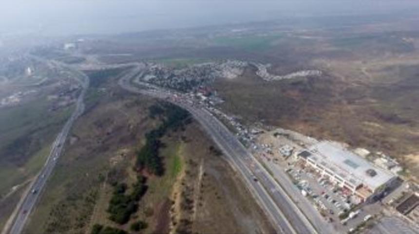 Düşen Helikopterin Enkazı Havadan Görüntülendi