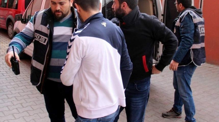 Tabancayla Gasp Yapan 3 Kişi Yakalandı