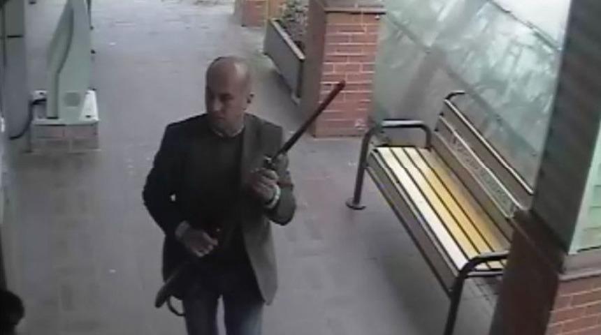 Belediye Binasını Pompalı T&uuml;fekle B&ouml;yle Bastı