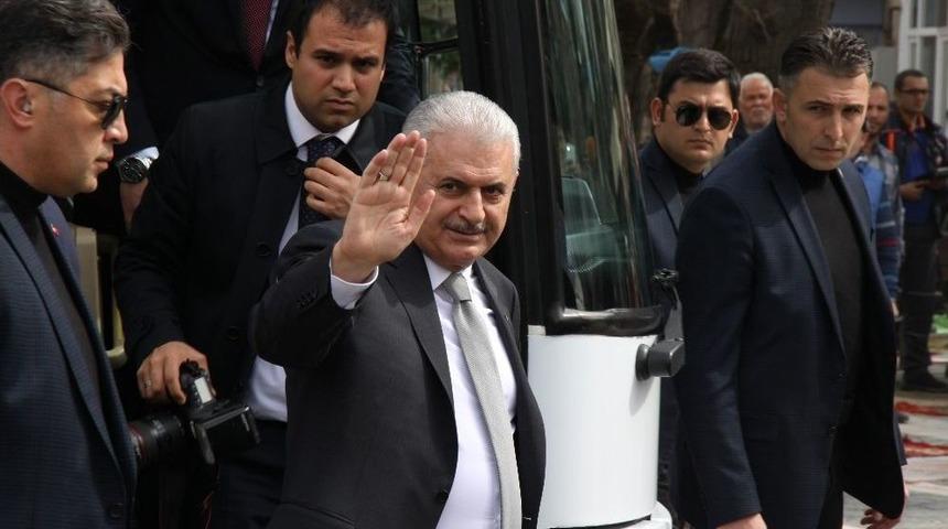 Başbakan Yıldırım Cuma Namazını D&uuml;zce&rsquo;de Kıldı