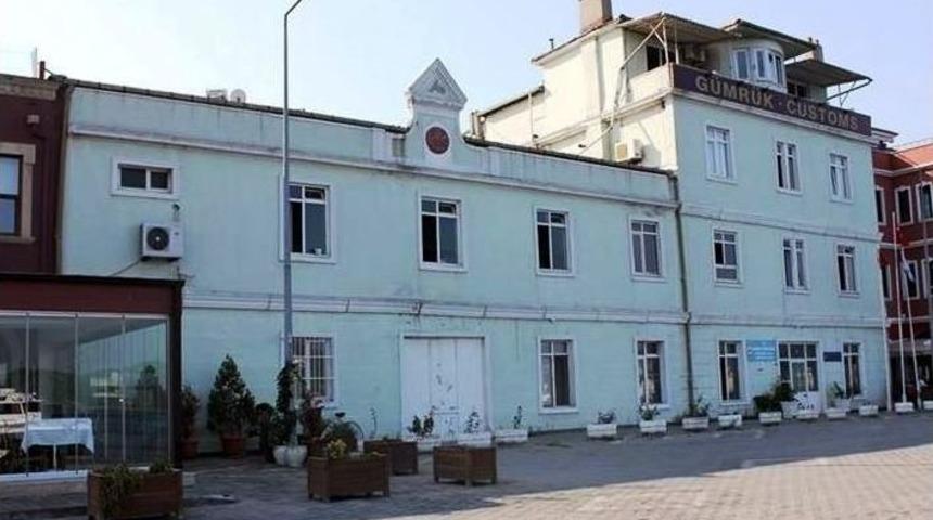 Tarihi G&uuml;mr&uuml;k M&uuml;d&uuml;rl&uuml;ğ&uuml; Binası G&uuml;n Sayıyor