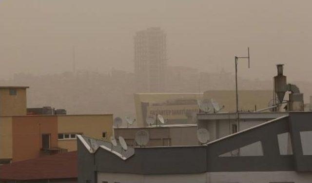 Gaziantep'i Toz Bulutu Kapladı