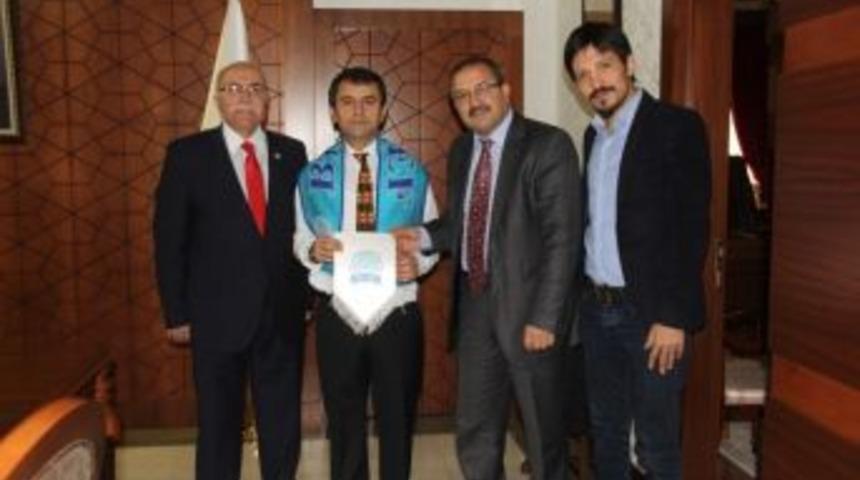 Bursa Nevşehirliler Derneği, Vali Aktaş&rsquo;ı Ziyaret Etti