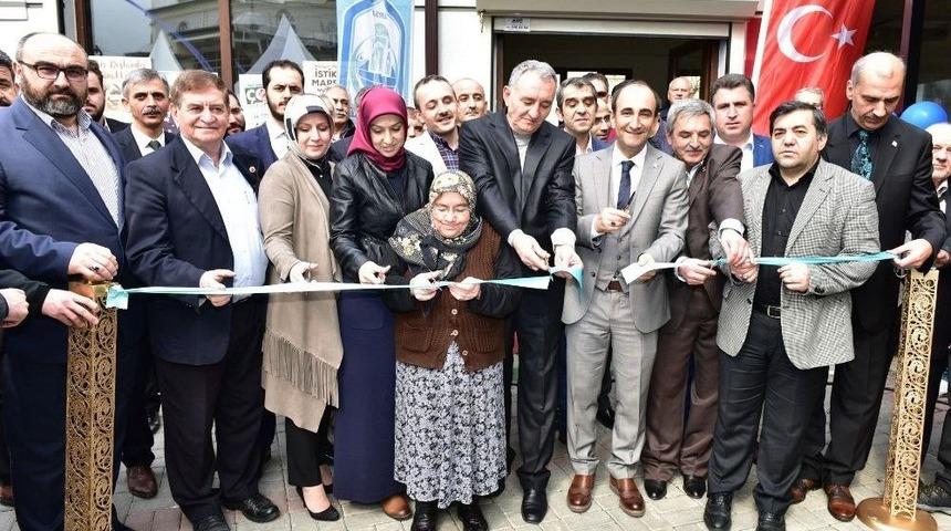 İbadethanelere Yıldırım Eli