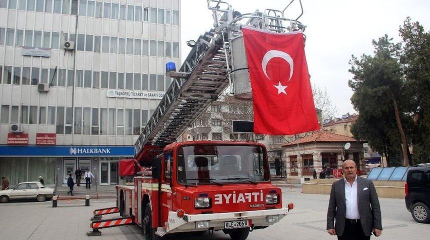 Taşk&ouml;pr&uuml;&rsquo;ye 32 Metre Merdivenli İtfaiye Aracı