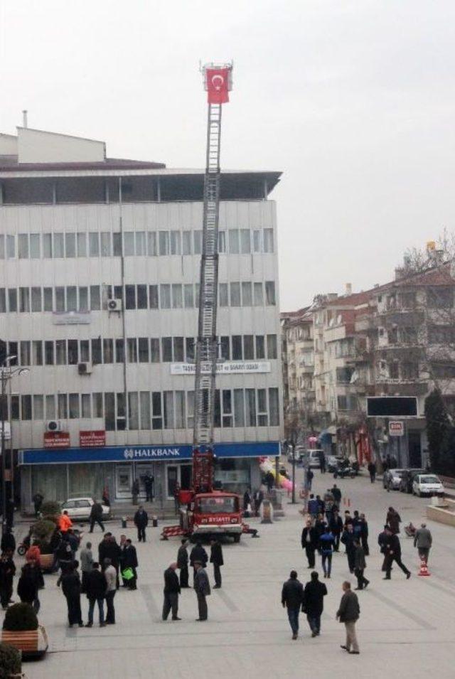 Taşköprü’ye 32 Metre Merdivenli İtfaiye Aracı