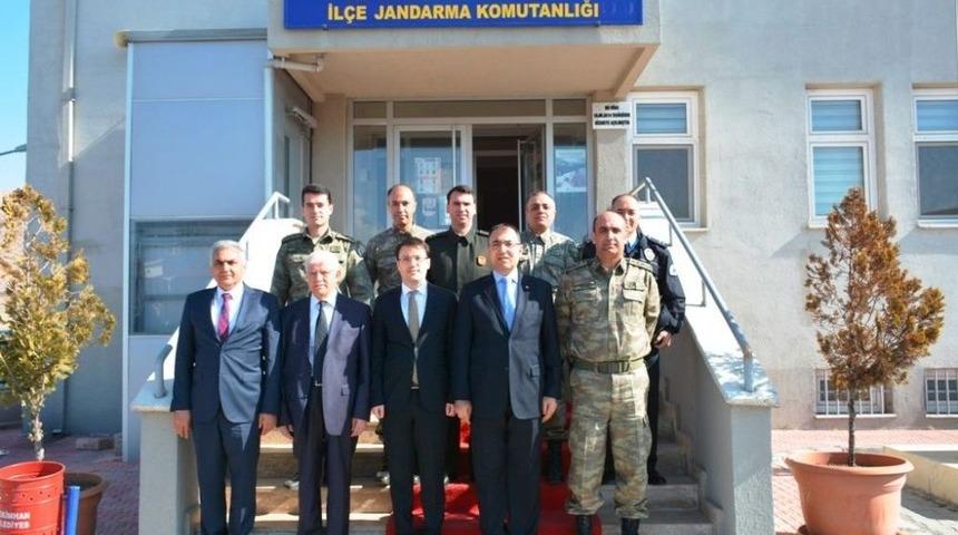 Vali Toprak, Korucuları Denetlemeye Devam Ediyor