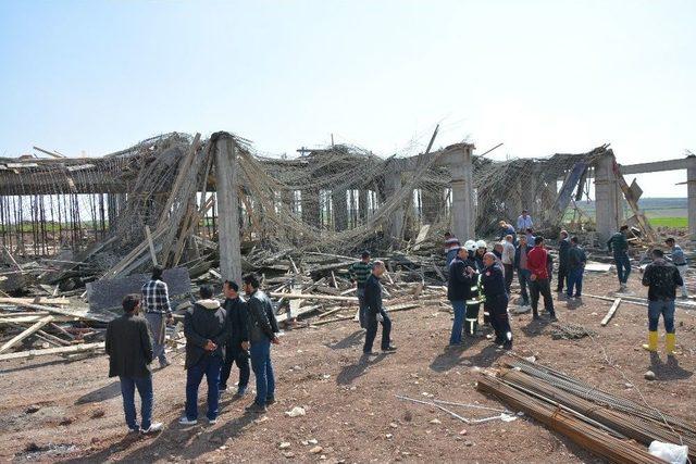 Beton Dökülürken Kalıplar Çöktü: 3 İşçi Yaralı