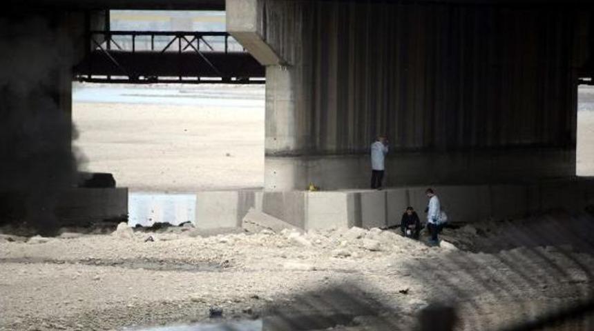 Nehirde Bulunan El Bombası Imha Edildi