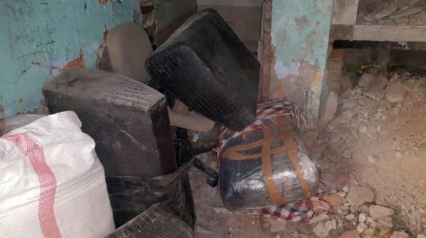 İzmir&rsquo;de Uyuşturucu Operasyonu: 5 Kişi Tutuklandı