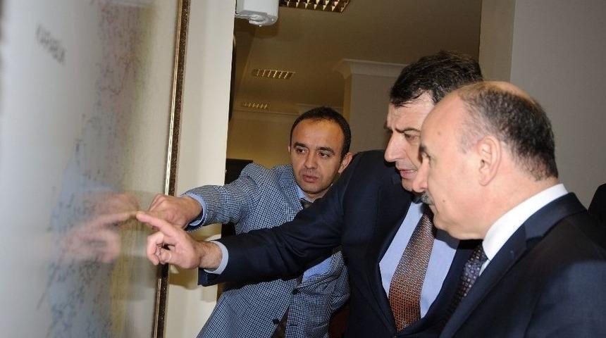 Vali Karadeniz, İl Özel İdaresinden Bilgi Aldı