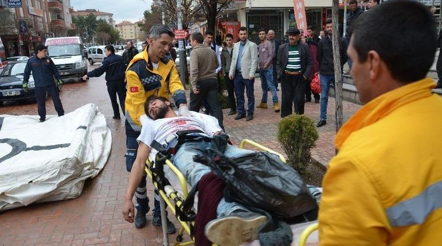 İntihar İ&ccedil;in &Ccedil;atıya &Ccedil;ıkan Genci Polis İkna Ederek Kurtardı