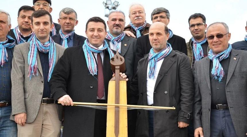 Başkan Bakıcı 1. Hamsi Ve Y&ouml;resel Lezzetler Festival Alanını Gezdi