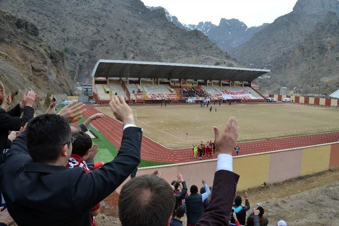 G&uuml;m&uuml;şhanespor Sevgisi Dağları Panayır Alına &Ccedil;evirdi