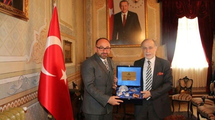 Başkan &Uuml;z&uuml;lmez&rsquo;den Dar&uuml;laceze Başkanı Cebeci&rsquo;ye Ziyaret