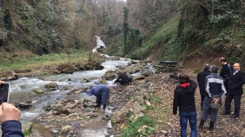 Akyazı'da Su Kullanımının Otele Verildiği Derede Bilirkişi Heyeti Incelemede Bulundu
