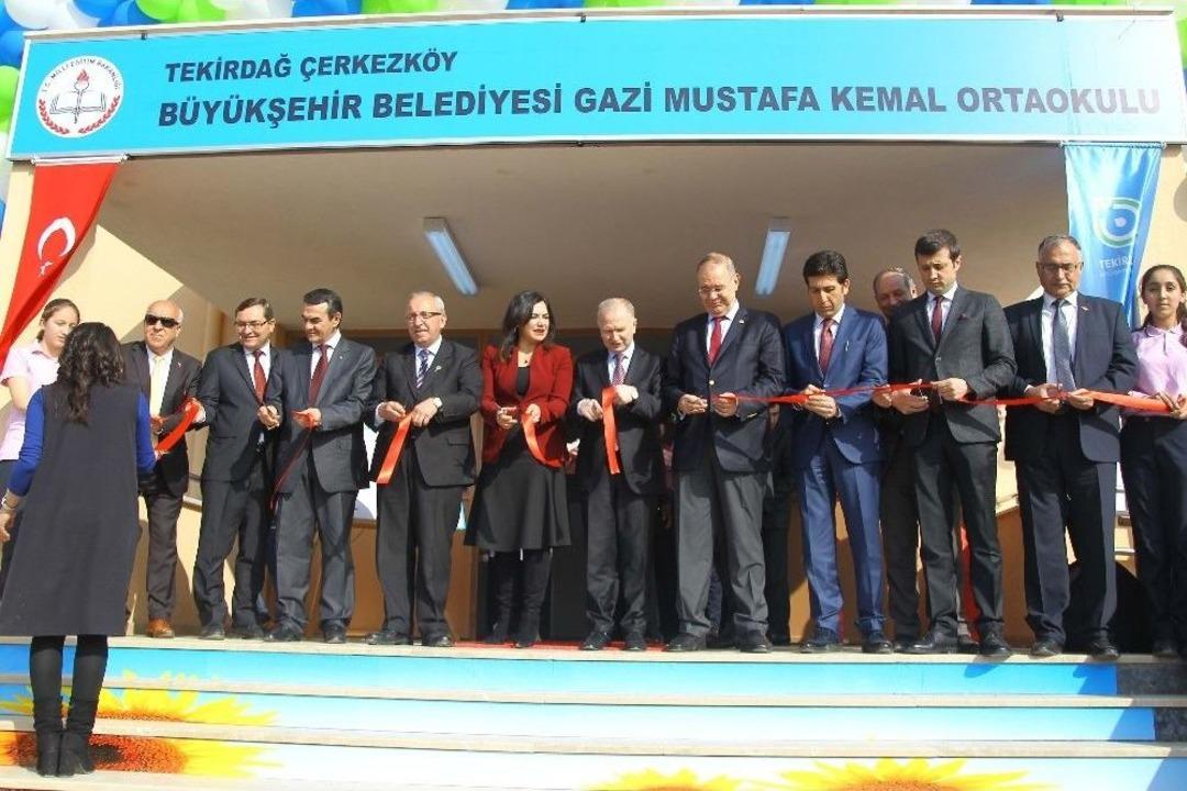 &Ccedil;erkezk&ouml;y&rsquo;de Yaptırılan 21 Derslikli Okul, Milli Eğitim&rsquo;e Devredildi