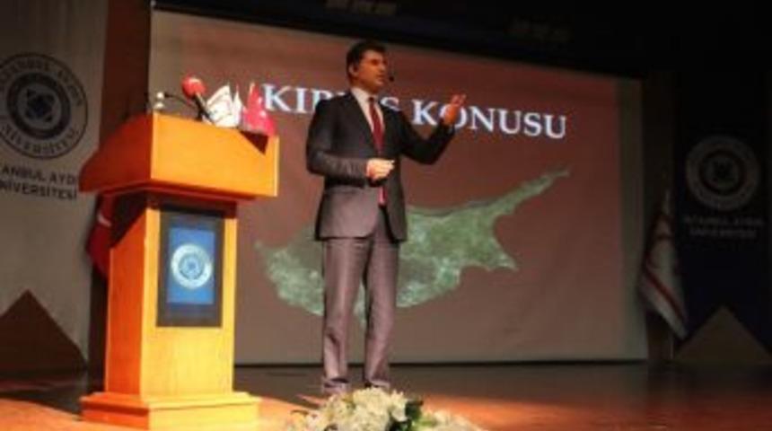 Kktc Başbakanı İa&uuml;&rsquo;de &Ouml;ğrencilerle Buluştu