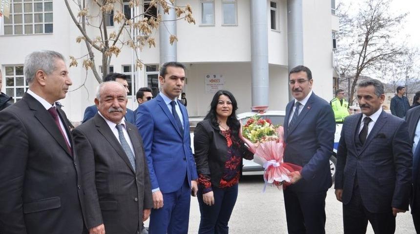 Bakanı T&uuml;fenkci, Tunceli&rsquo;de Esnafla Bir Araya Geldi
