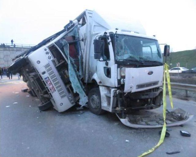 Tuzla'da Servis Minibüsü Kamyona Çarptı: 27 Yaralı(Özel)