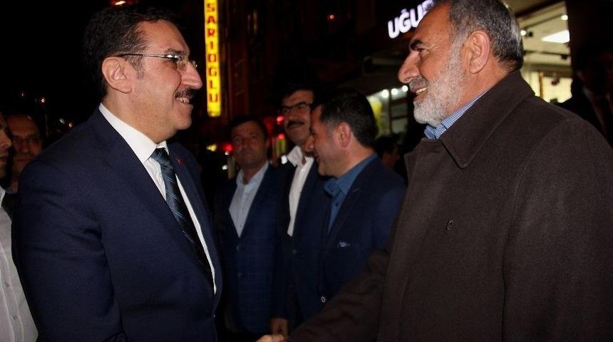 Bakan T&uuml;fenkci&rsquo;den Almanya&rsquo;ya &Ouml;zg&uuml;rl&uuml;k Eleştirisi