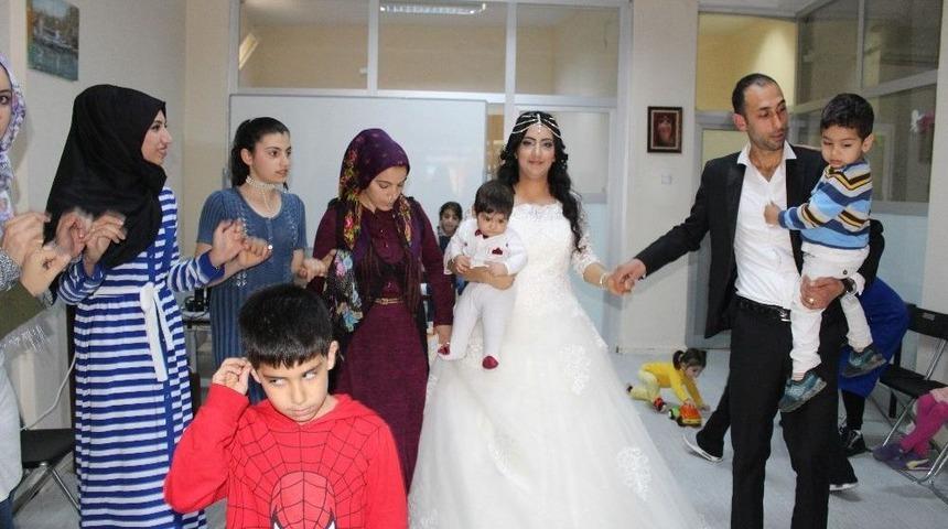 (&ouml;zel Haber) 25 Kadın 1 D&uuml;ğ&uuml;n