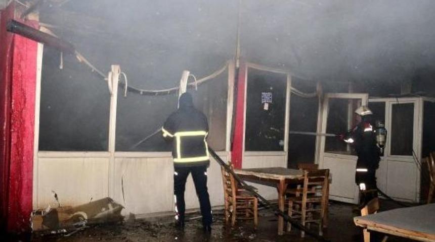 Kahvede Yangın Hasar G&ouml;rd&uuml;