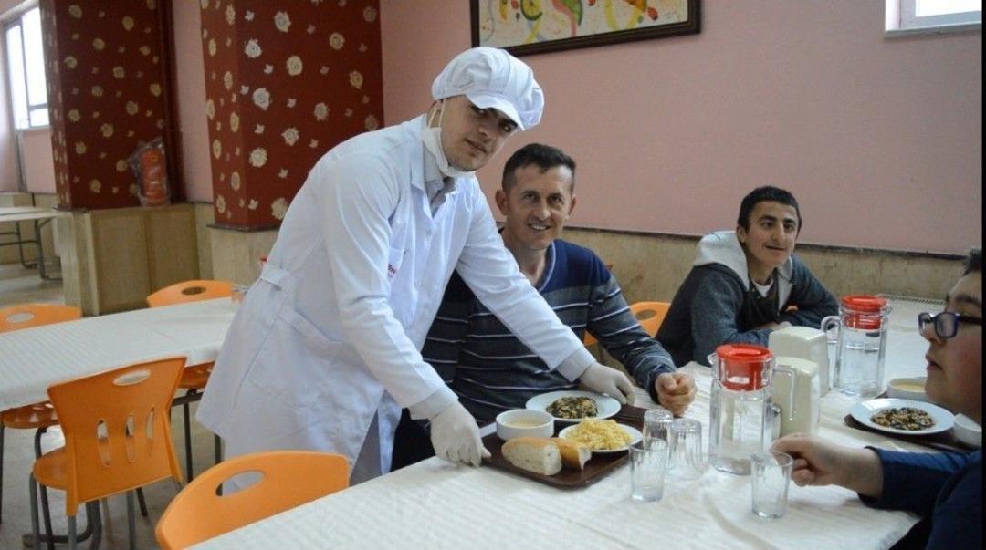 (&ouml;zel Haber) &Ouml;zel &Ouml;ğrenciler Okulda Pratik Yaparak Mesleği &Ouml;ğreniyor