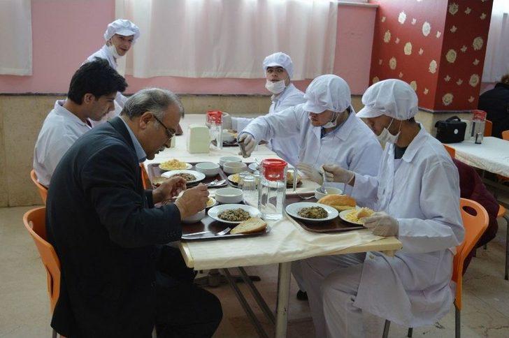 (özel Haber) Özel Öğrenciler Okulda Pratik Yaparak Mesleği Öğreniyor G2