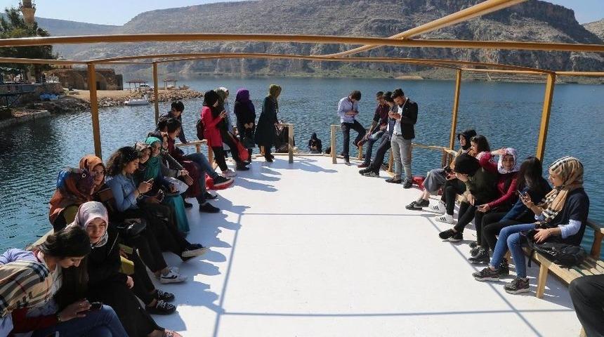 Sınav &Ouml;ncesi &Ouml;ğrencilere Moral Gezisi D&uuml;zenlendi