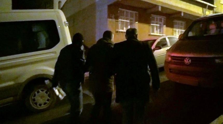 İstanbul&rsquo;da Ter&ouml;r Operasyonu:69 G&ouml;zaltı