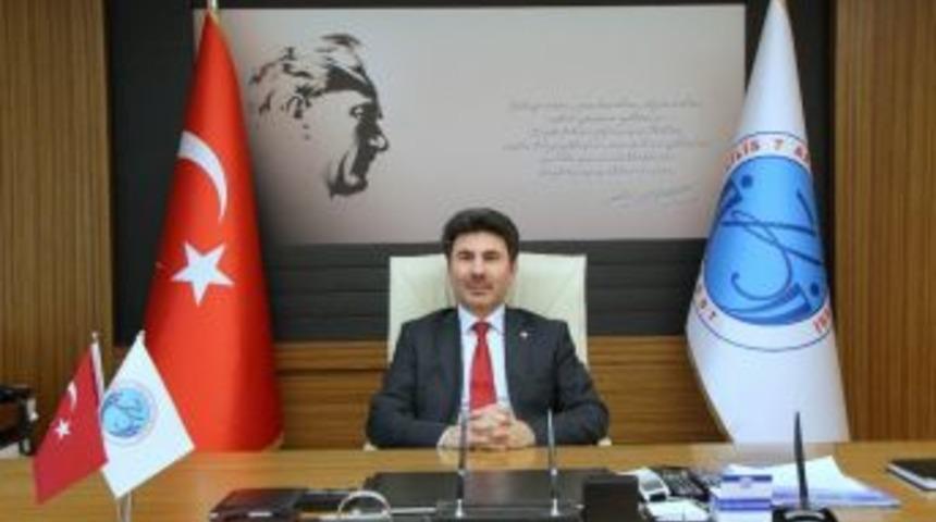 Rekt&ouml;r Karacoşkun&rsquo;dan 12 Mart İstiklal Marşı&rsquo;nın Kabul&uuml; Kutlaması