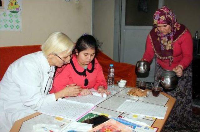 Mine, Annesinin Böbreği Ile Yaşama Tutundu