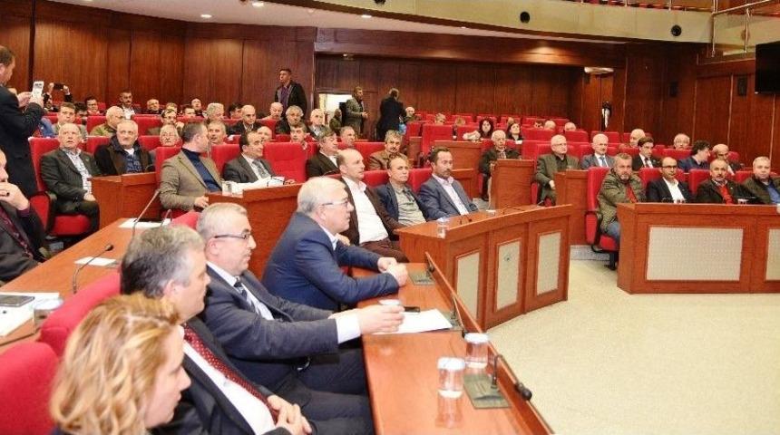 İzmit&rsquo;te Meclis Toplantısı 102 Muhtarın Katılımıyla Ger&ccedil;ekleşti