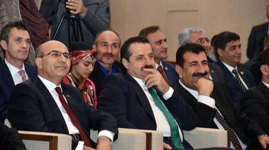 Bakan &Ccedil;elik, K&uuml;&ccedil;&uuml;kbaş Hayvan &Uuml;reticileriyle Buluştu