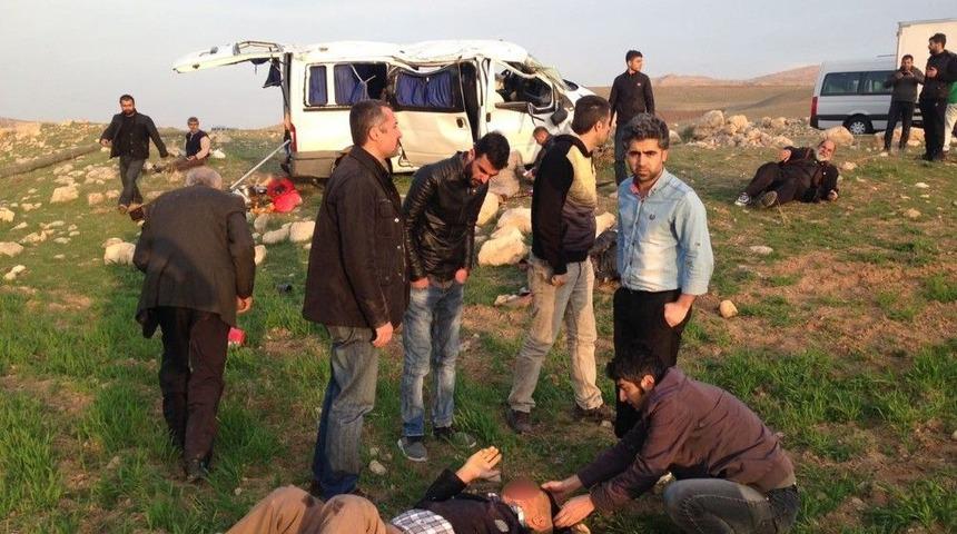 Batman&rsquo;da Trafik Kazası: 1 &Ouml;l&uuml;, 10 Yaralı