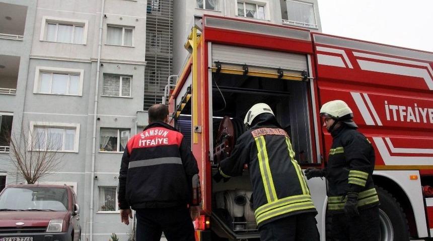 Sigaradan &Ccedil;ıkan Yangın Mutfağı Yaktı