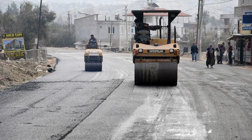 B&uuml;y&uuml;kşehir Belediyesi&rsquo;nin İl&ccedil;elerdeki Asfalt &Ccedil;alışmaları Devam Ediyor