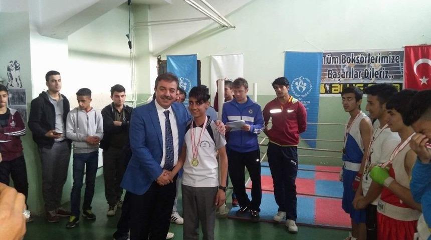 Siirt&rsquo;te Liseler Arası Boks Turnuvası Yapıldı