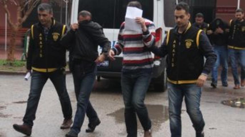 Fet&ouml; İle Korkutup 57 Bin Lira Dolandırdılar