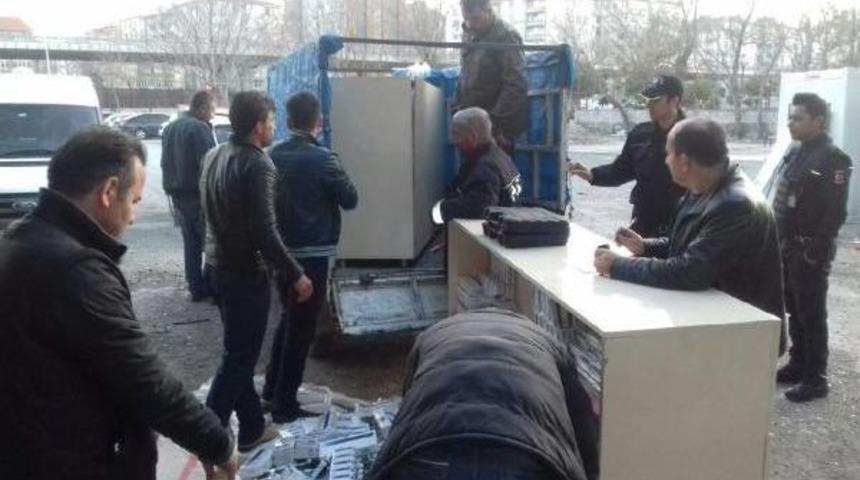 Kamyonetten 6 Bin 900 Paket Ka&ccedil;ak Sigara &Ccedil;ıktı
