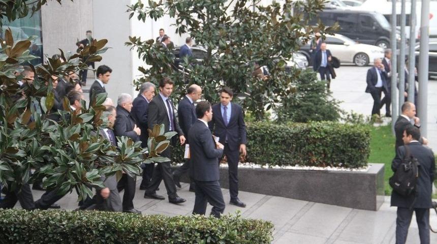 Başbakan Yıldırım, Ak Parti İstanbul İl Başkanlığından Ayrıldı