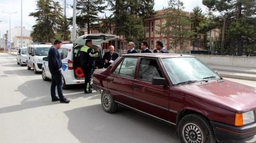 Ters Y&ouml;ne Giren 85 Yaşındaki S&uuml;r&uuml;c&uuml;n&uuml;n Ehliyetine El Konuldu