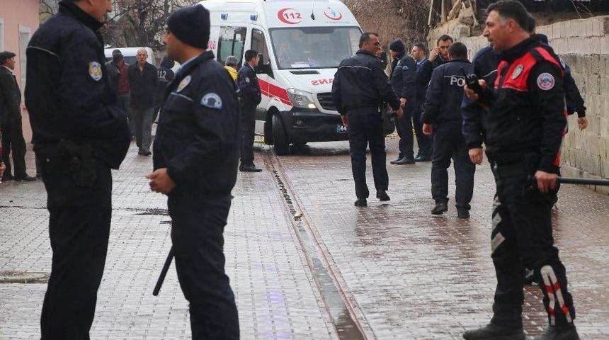 Komşuların Kavgasında 4 Kişi Yaralandı