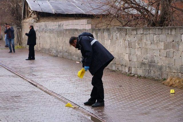 Komşuların Kavgasında 4 Kişi Yaralandı