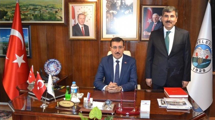 Bakan T&uuml;fenkci&rsquo;den Muş Belediyesine Ziyaret