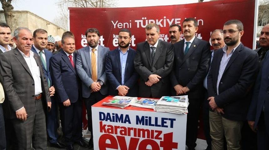 Ekinci Evet Standının A&ccedil;ılışını Yaptı