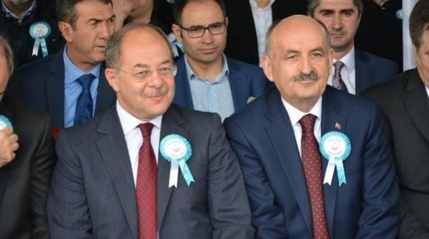 Akdağ: Sağlıkta D&ouml;n&uuml;ş&uuml;m&uuml; Başaran Fazla &Uuml;lke Yok