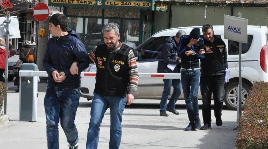 Eskişehir&rsquo;de &Ccedil;eşitli Hırsızlıktan 2&rsquo;si &Ccedil;ocuk 4 Kişi Yakalandı