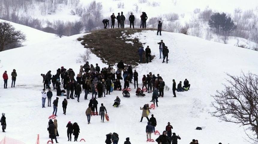 "kışa Elveda Bahara Merhaba" Festivali Renkli G&ouml;r&uuml;nt&uuml;ler Oluşturdu